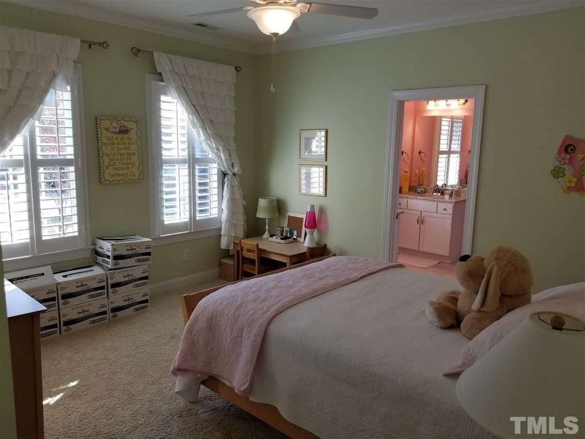 Elegant house Plan with Beautiful Architecture Design