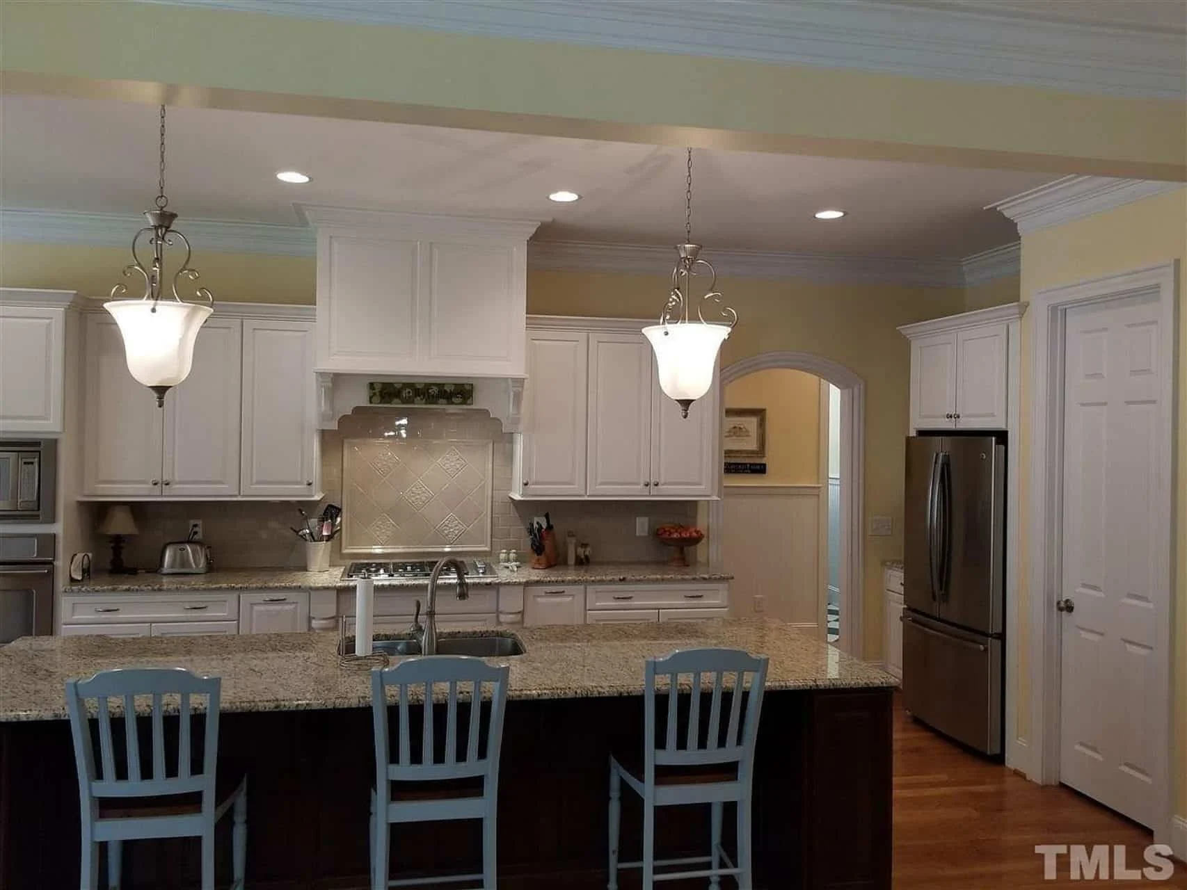 Elegant house Plan with Beautiful Architecture Design