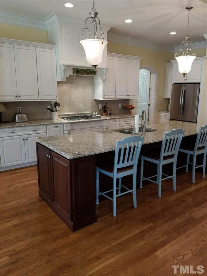 Elegant house Plan with Beautiful Architecture Design