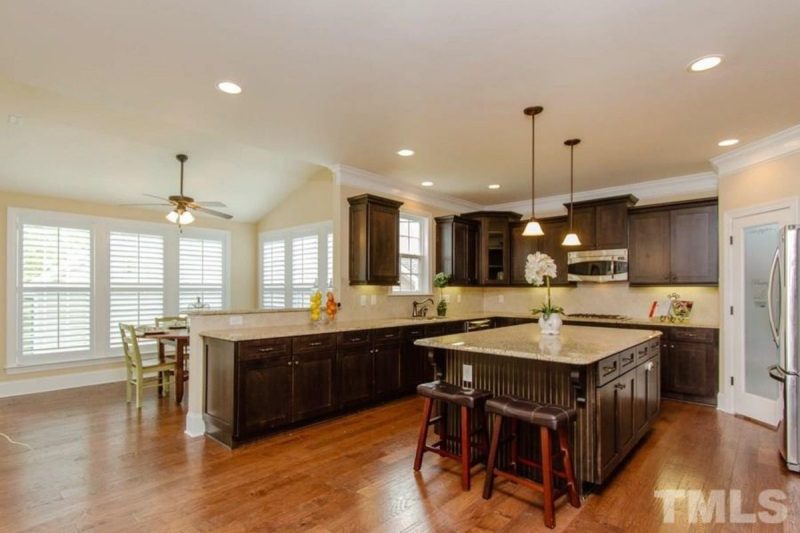 Stunning 5-Bedroom house Plan with Detailed CAD Architecture