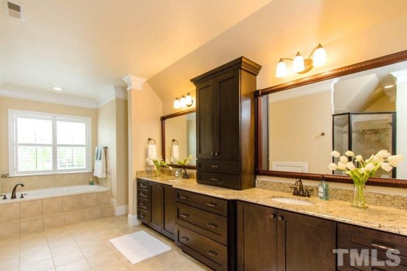 Stunning 5-Bedroom house Plan with Detailed CAD Architecture