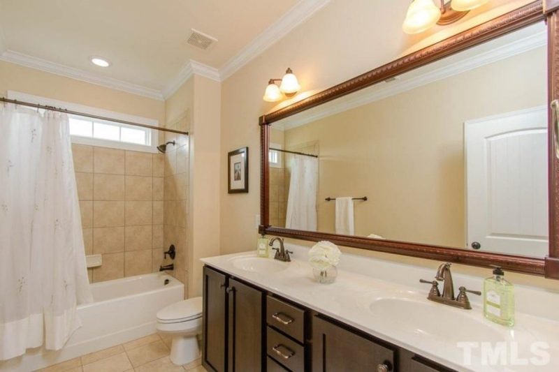 Stunning 5-Bedroom house Plan with Detailed CAD Architecture