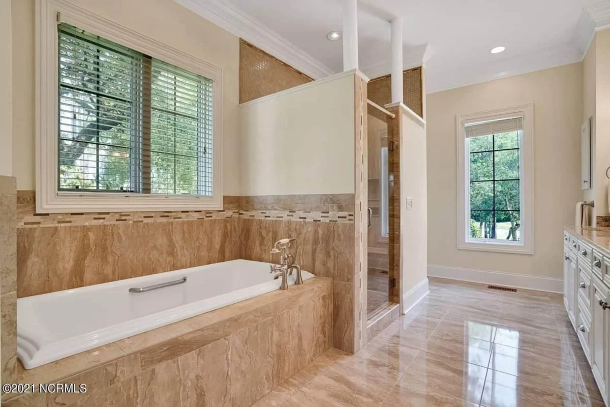 Traditional 4-Bedroom house Plan & Blueprint Designs