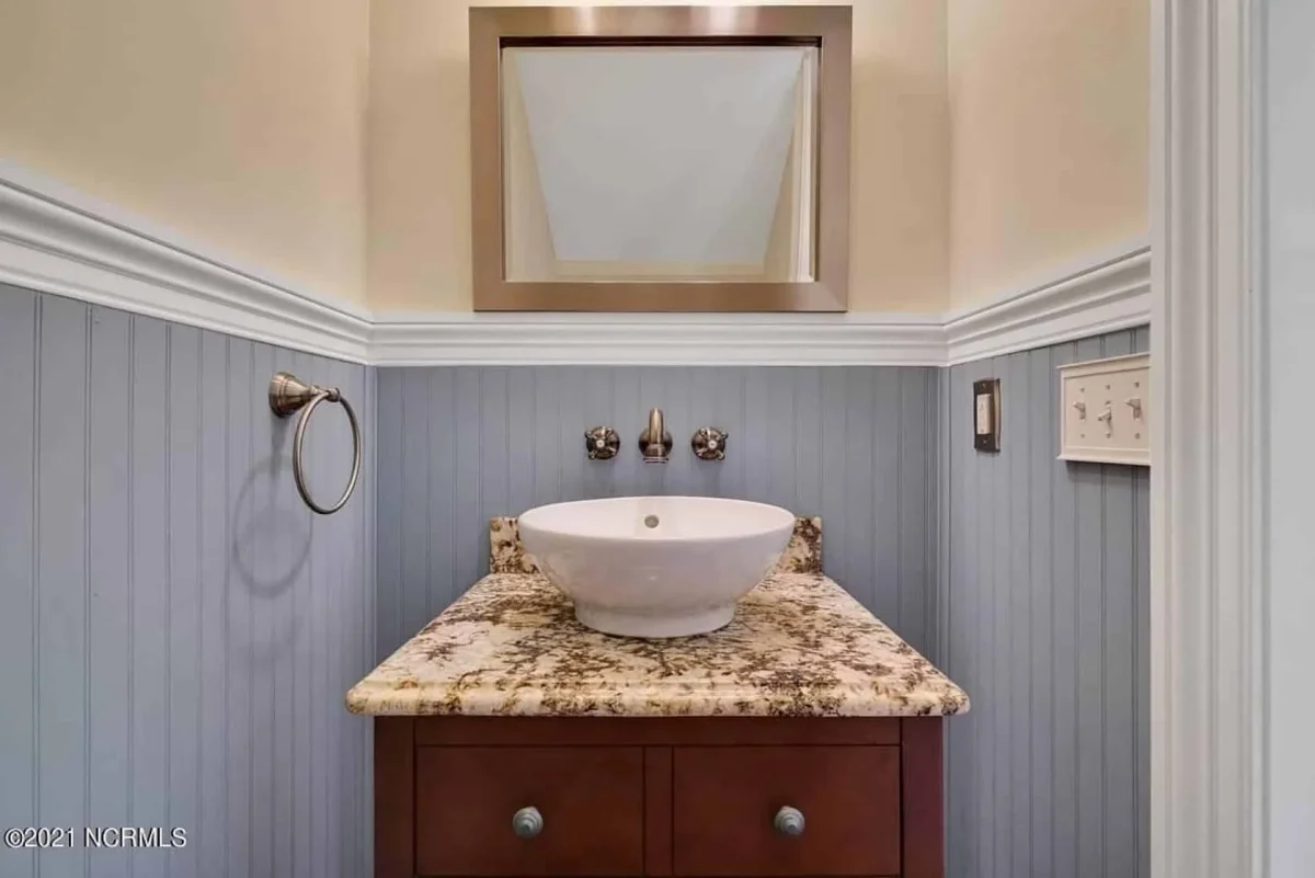 Traditional 4-Bedroom house Plan & Blueprint Designs