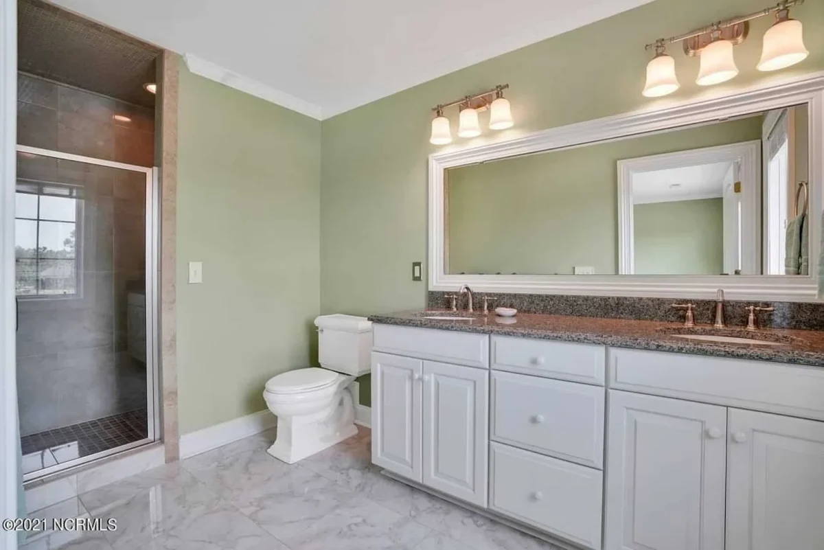 Traditional 4-Bedroom house Plan & Blueprint Designs