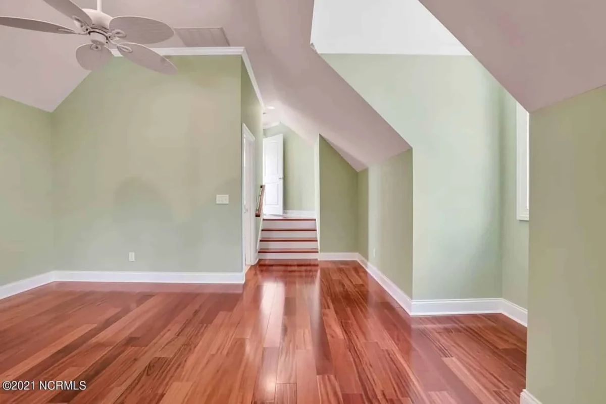 Traditional 4-Bedroom house Plan & Blueprint Designs