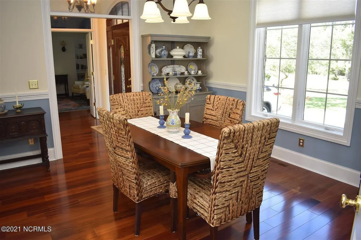 Traditional 4-Bedroom house Plan & Blueprint Designs