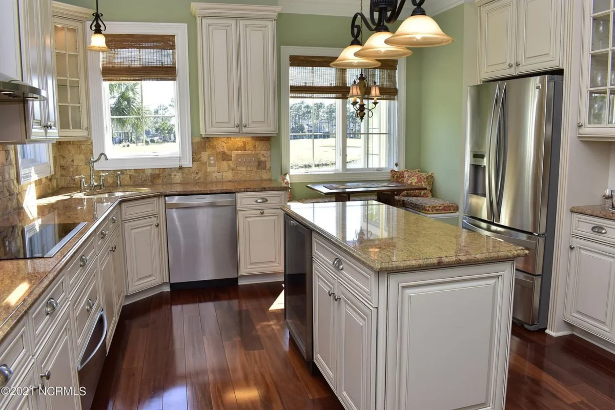 Traditional 4-Bedroom house Plan & Blueprint Designs