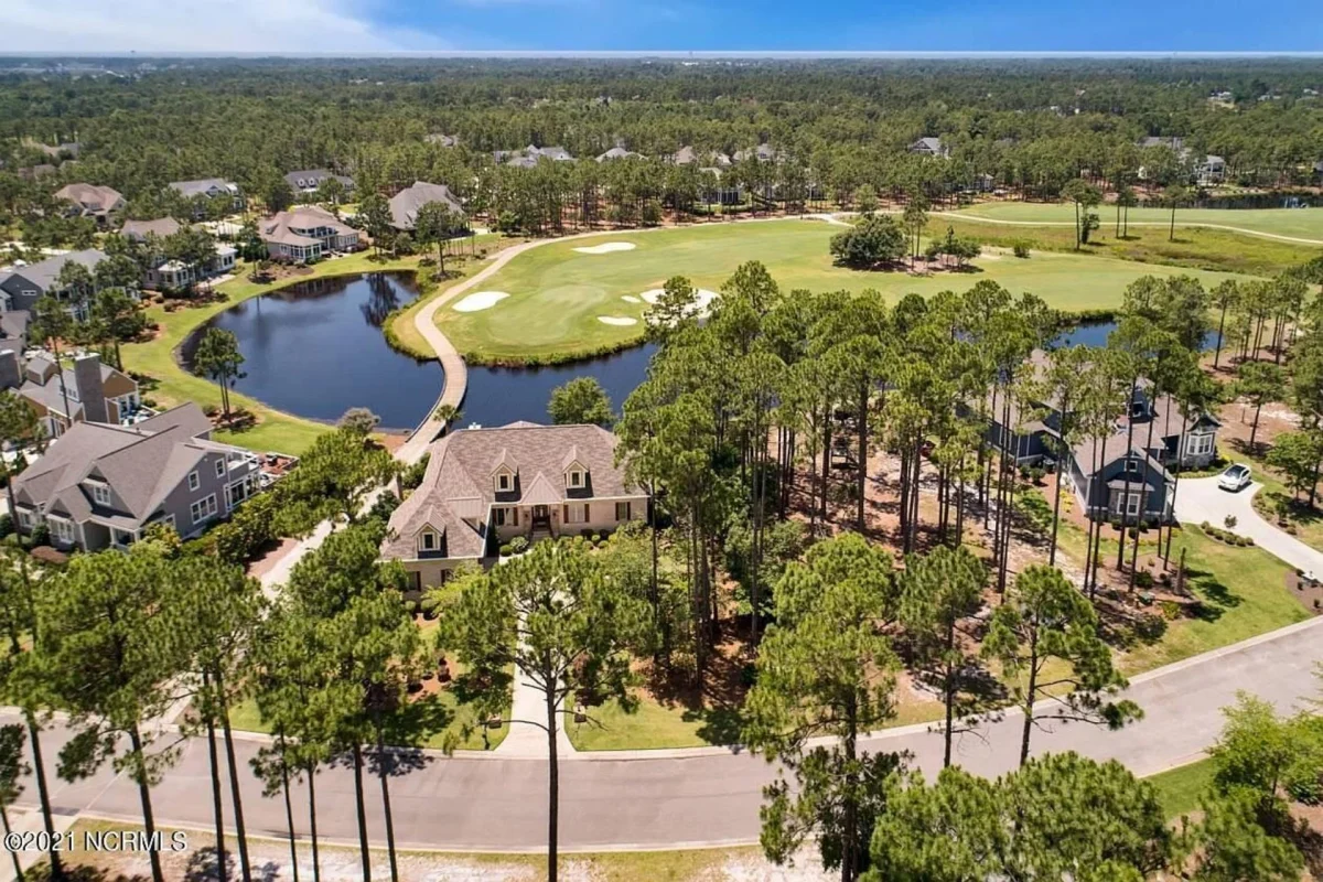 Traditional 4-Bedroom house Plan & Blueprint Designs