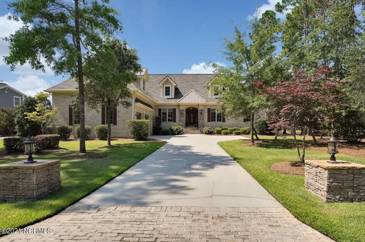 Traditional 4-Bedroom house Plan & Blueprint Designs