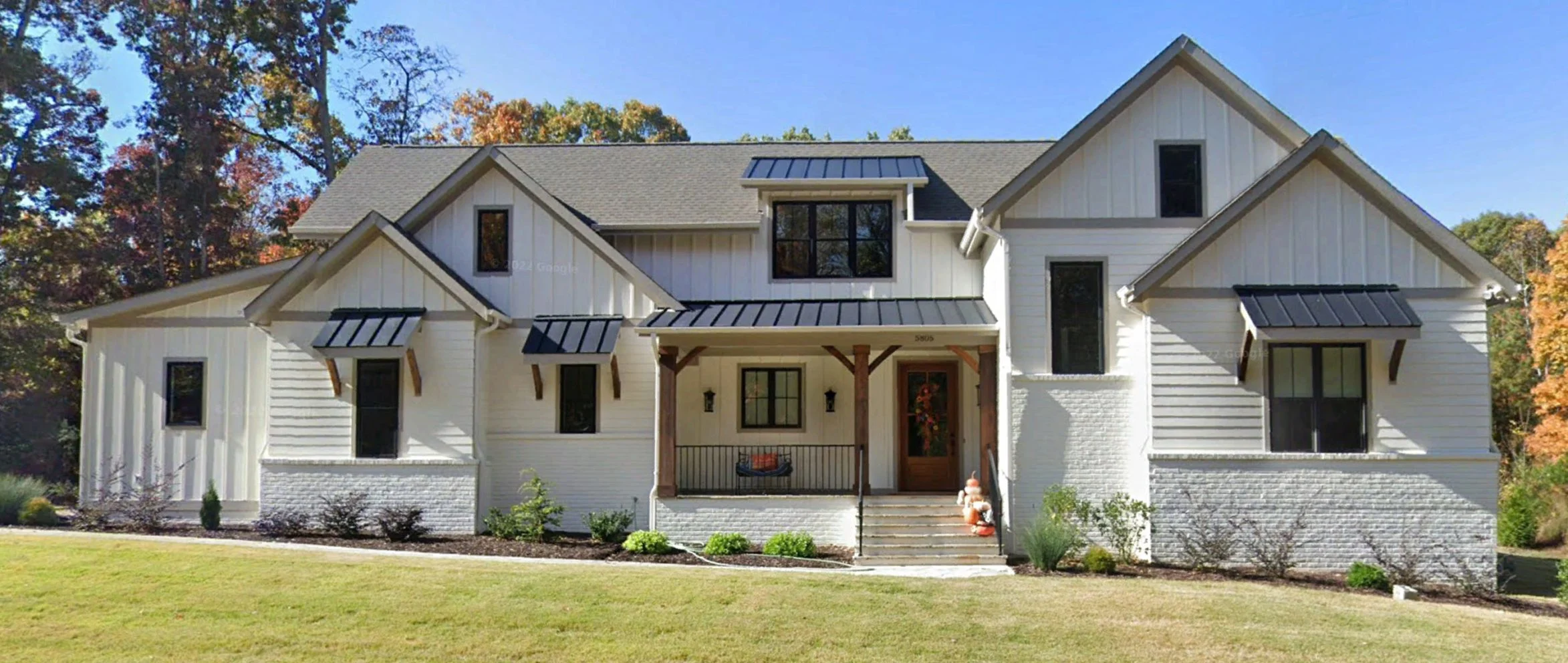 Traditional Farmhouse house Design with Detailed Floor Plan and CAD