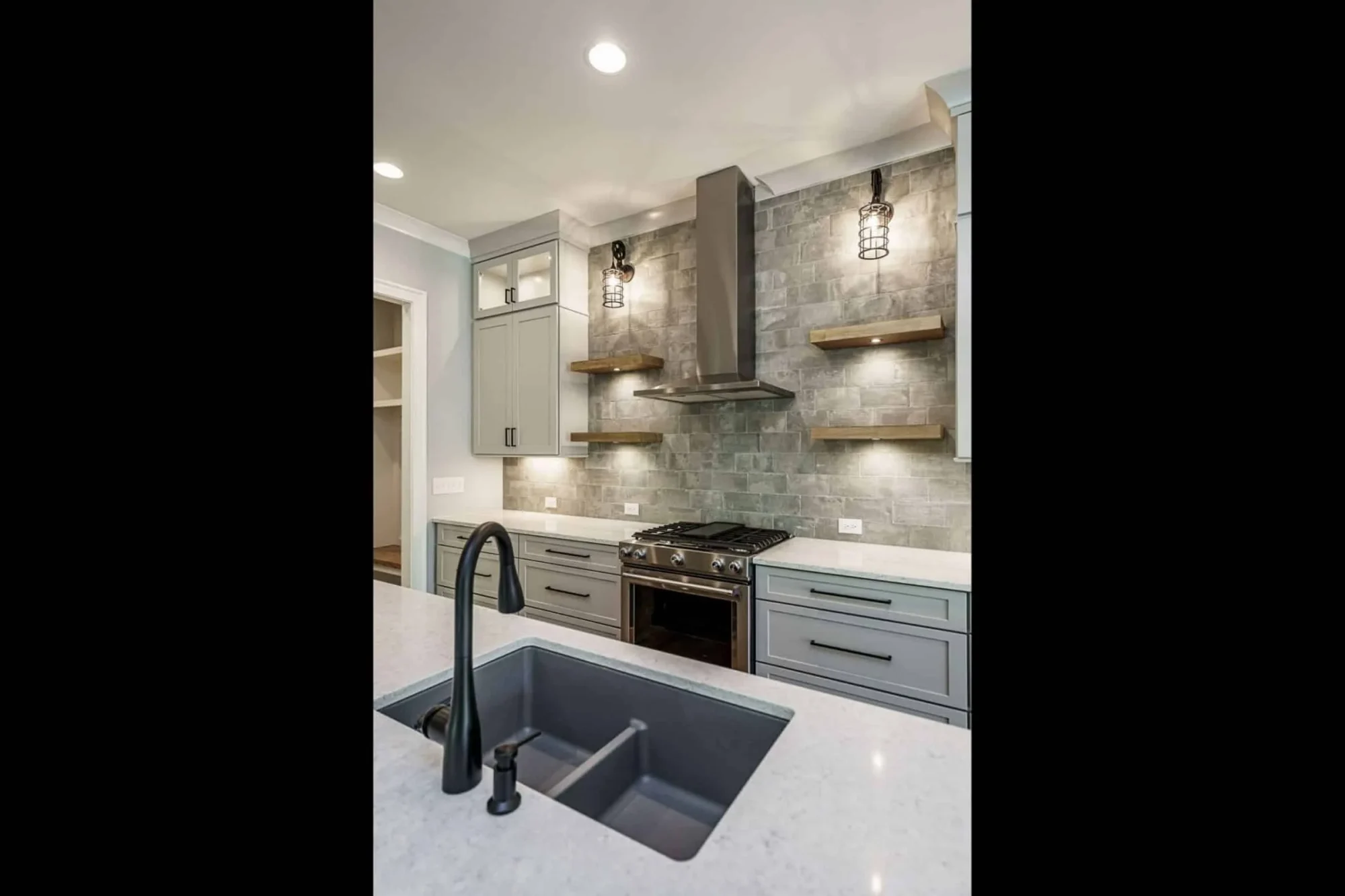 Modern Craftsman house Plan with CAD Designs and Floor Blueprint