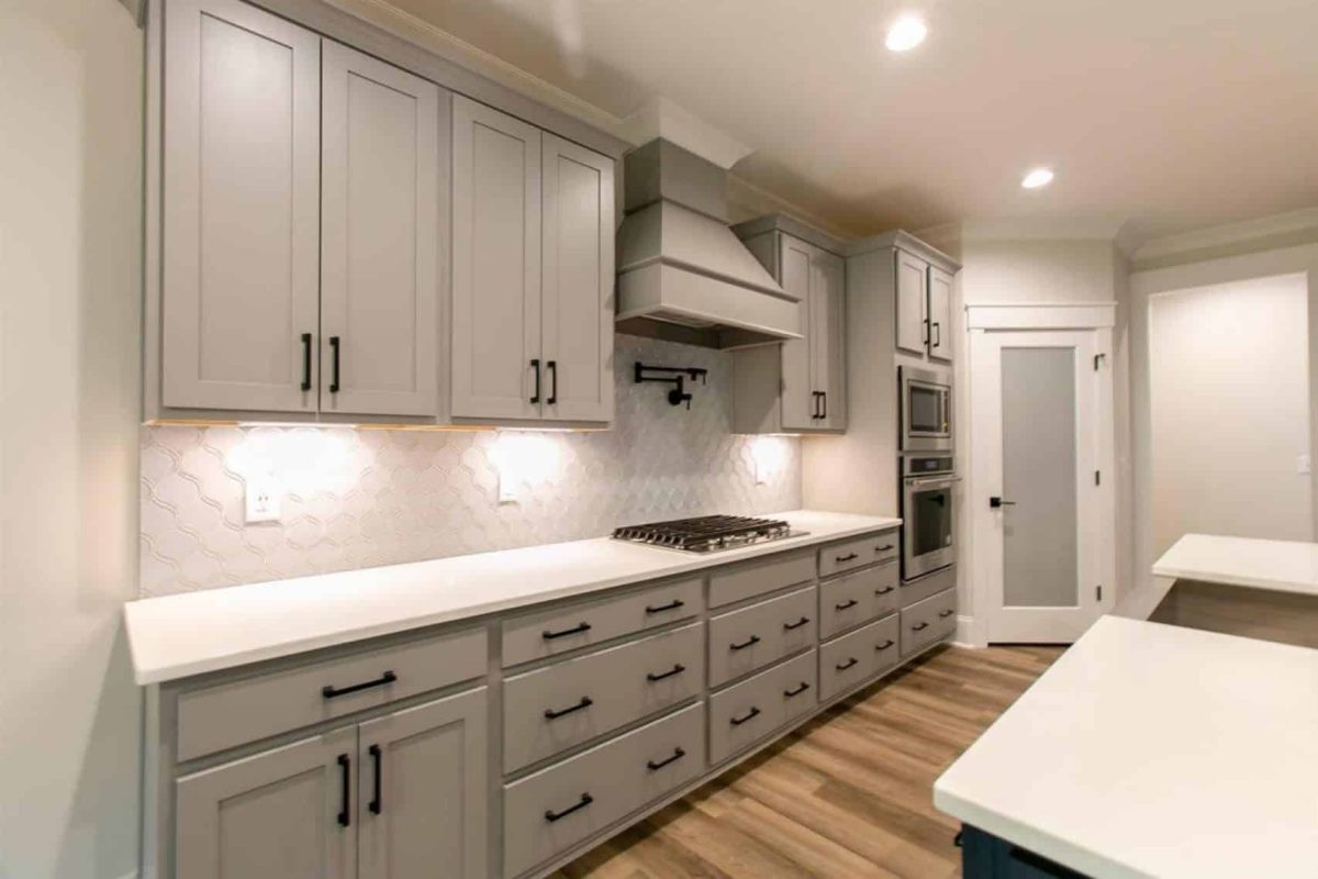 Craftsman house Floor Plan: CAD Blueprint with Elegant Designs