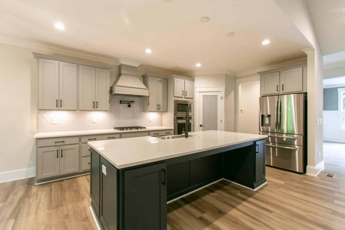 Craftsman house Floor Plan: CAD Blueprint with Elegant Designs