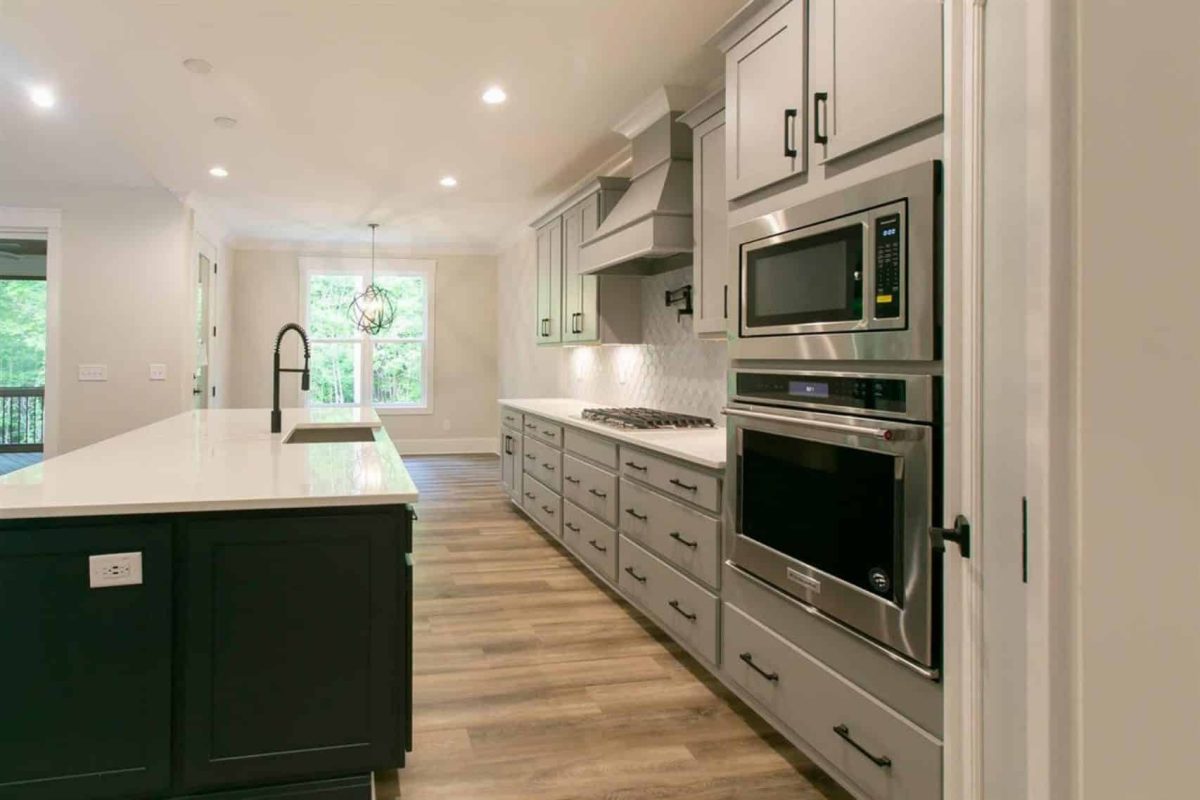 Craftsman house Floor Plan: CAD Blueprint with Elegant Designs