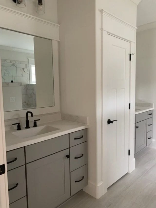 Spacious house Plan with Modern Design and CAD Blueprint Features