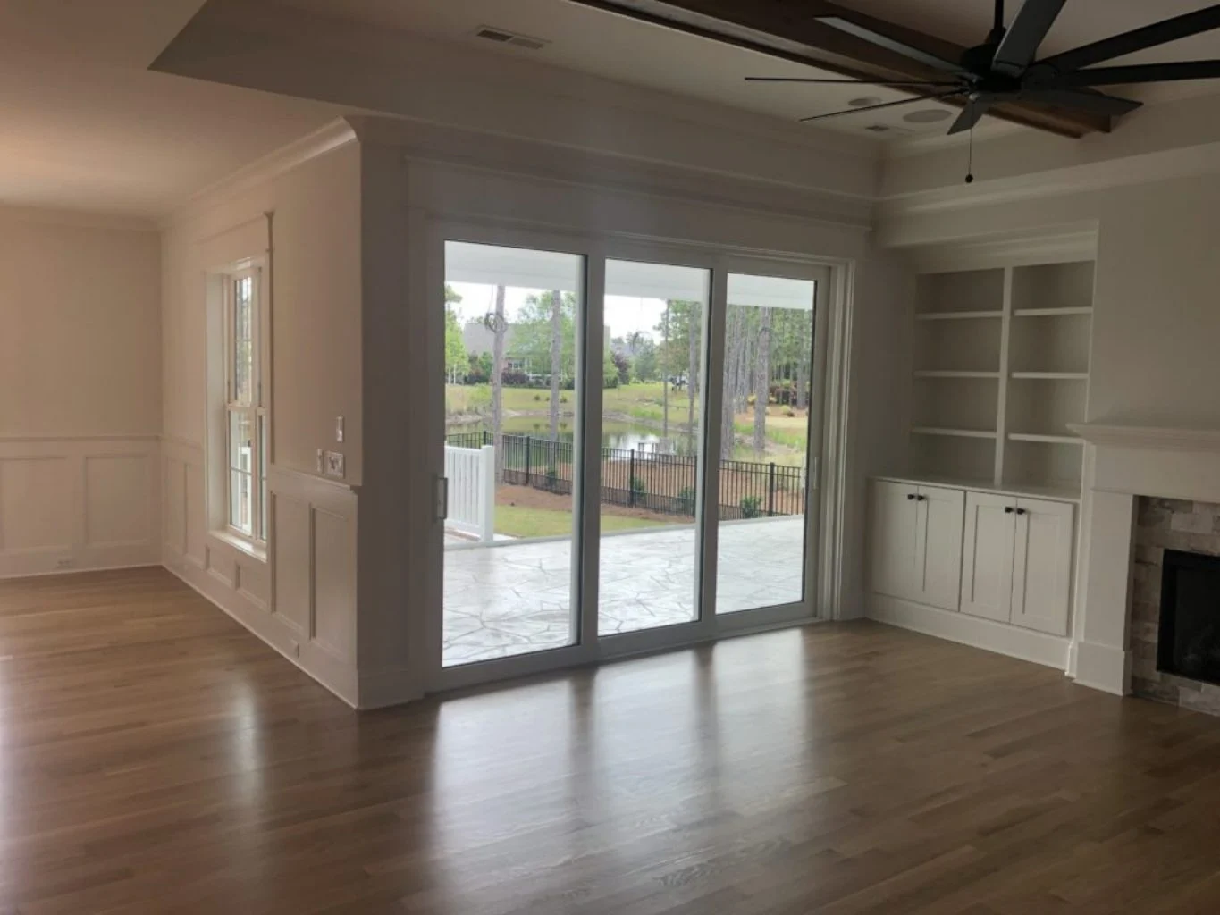 Spacious house Plan with Modern Design and CAD Blueprint Features