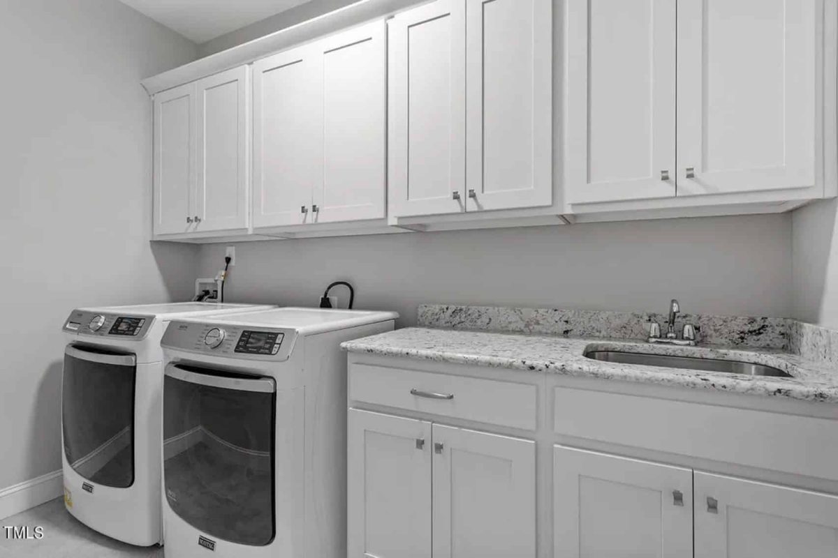 Craftsman house Floor Plan - 4 Bedrooms, 3.5 Baths, Blueprint CAD Design