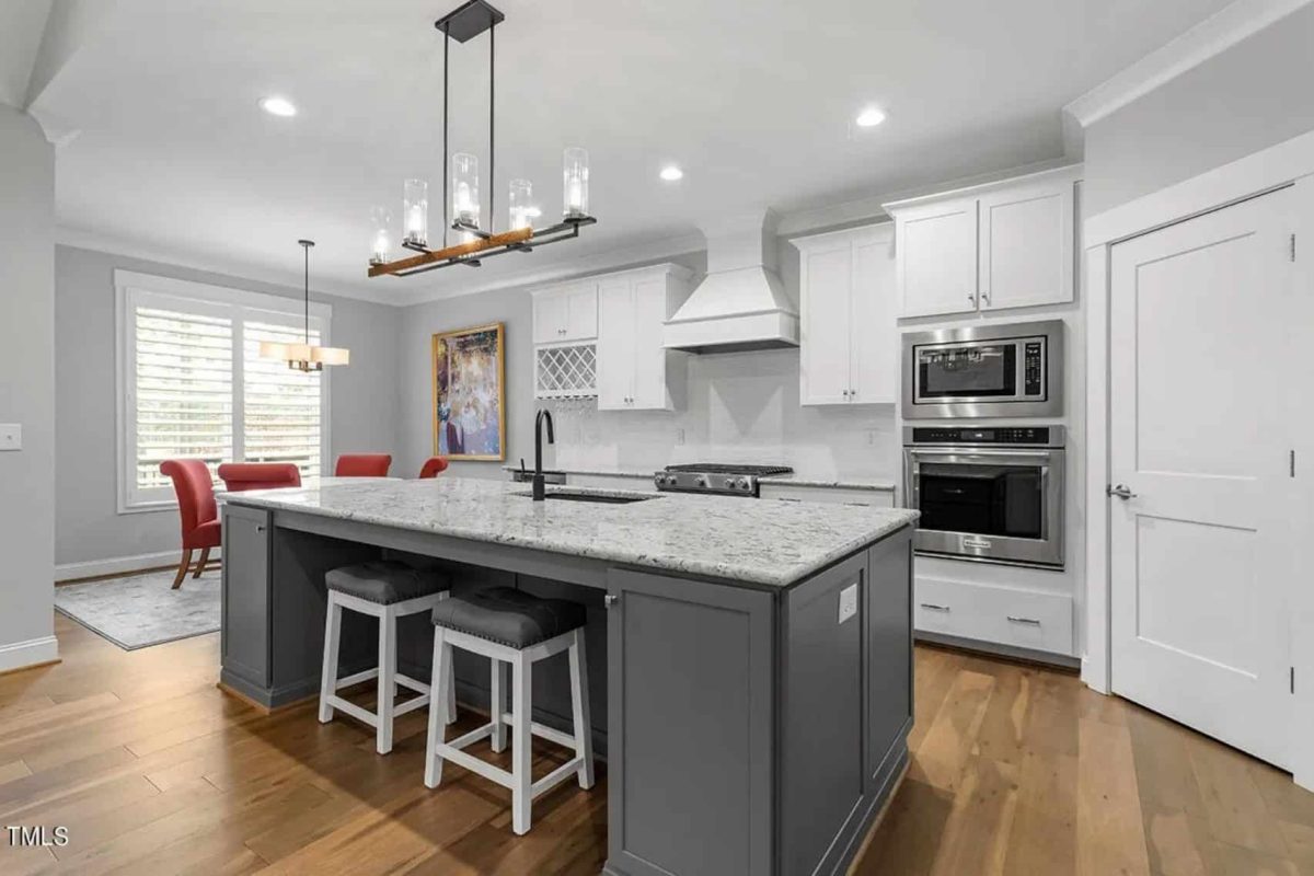 Craftsman house Floor Plan - 4 Bedrooms, 3.5 Baths, Blueprint CAD Design