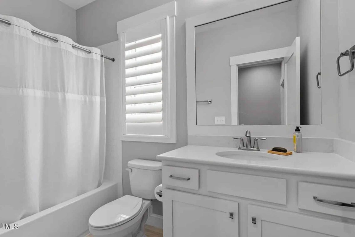 Craftsman house Floor Plan - 4 Bedrooms, 3.5 Baths, Blueprint CAD Design