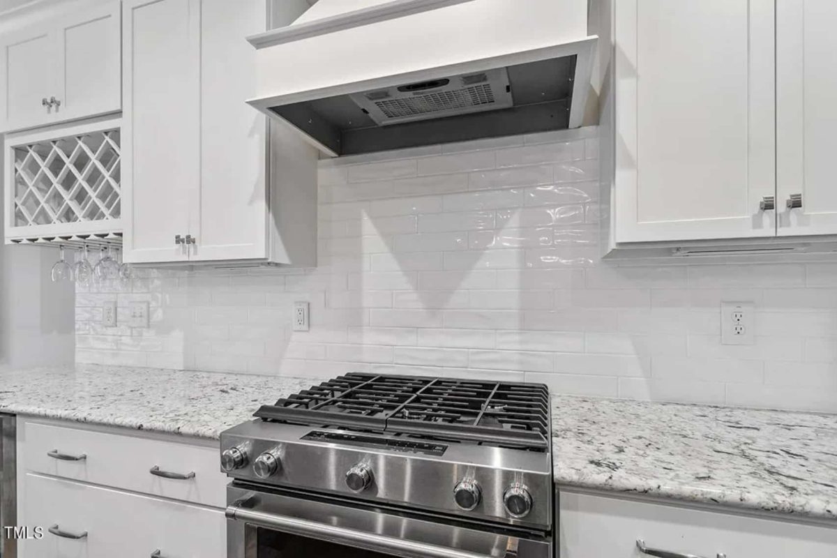 Craftsman house Floor Plan - 4 Bedrooms, 3.5 Baths, Blueprint CAD Design