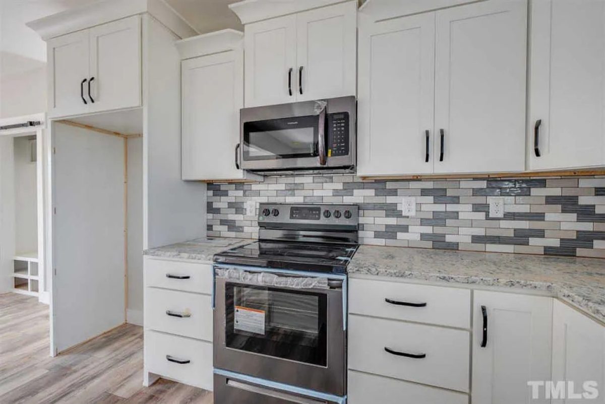 Modern Suburban house Plan with 3 Beds and Stylish Architecture