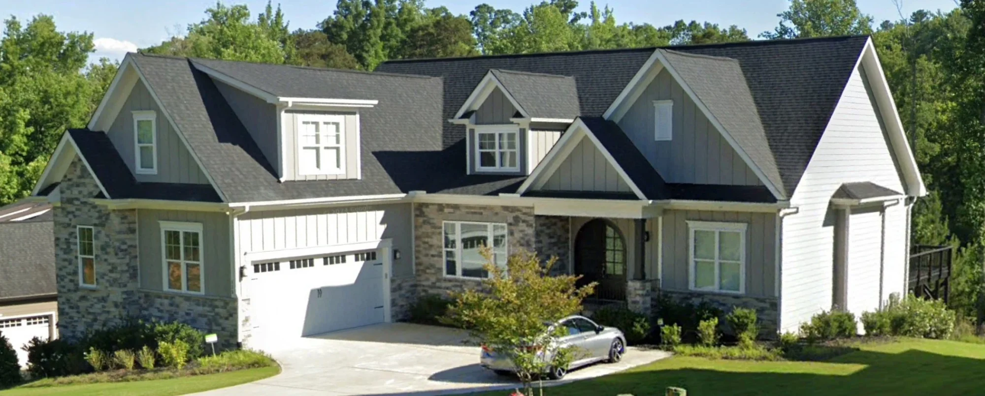 Traditional house Floor Plan with Spacious Design and CAD Details