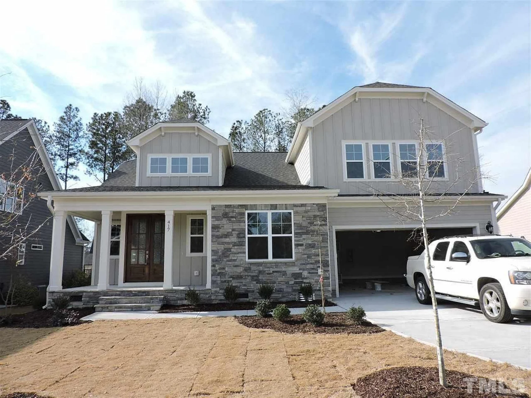 Traditional house Plan with 2-Story CAD Designs
