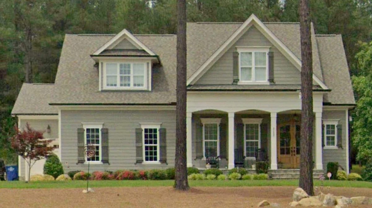 Craftsman house with 2-Story Floor Plan