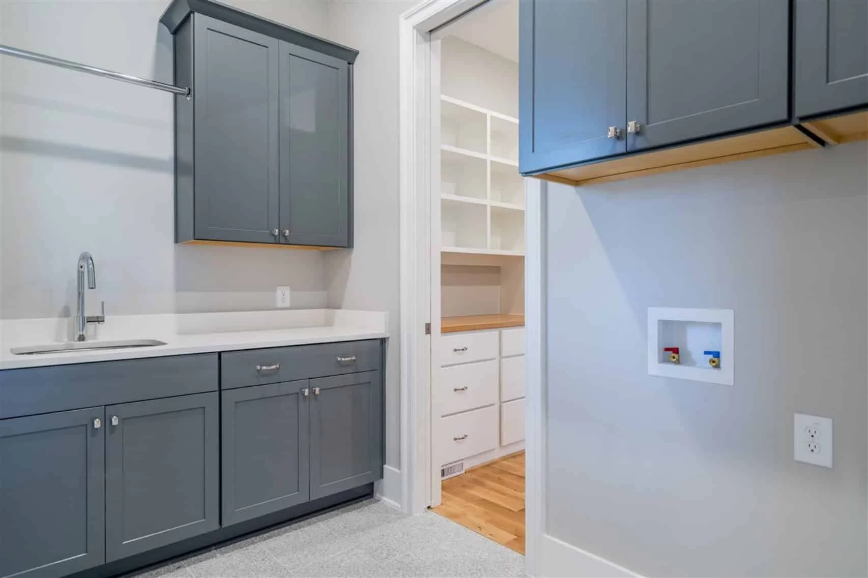 19-1587 HOUSE PLAN - Charming 2-Story House Plan with Spacious Floor Plan and Modern Designs 22 Charming 2-Story house Plan with Spacious Floor Plan and Modern Designs