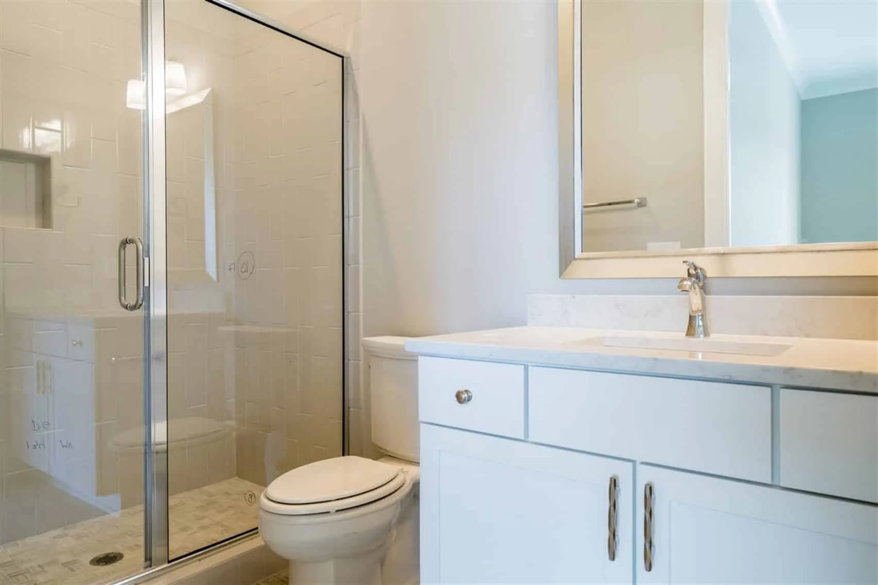 19-1587 HOUSE PLAN - Charming 2-Story House Plan with Spacious Floor Plan and Modern Designs 19 Charming 2-Story house Plan with Spacious Floor Plan and Modern Designs