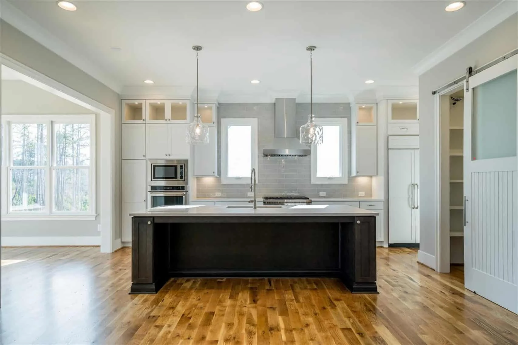 19-1587 HOUSE PLAN - Charming 2-Story House Plan with Spacious Floor Plan and Modern Designs 9 Charming 2-Story house Plan with Spacious Floor Plan and Modern Designs