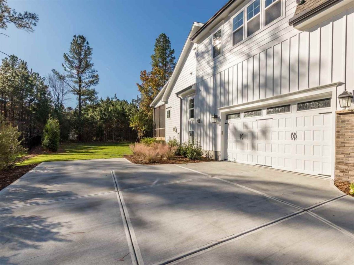 Charming 1.5 Story Barn-Style house Plan with 4 Bedrooms