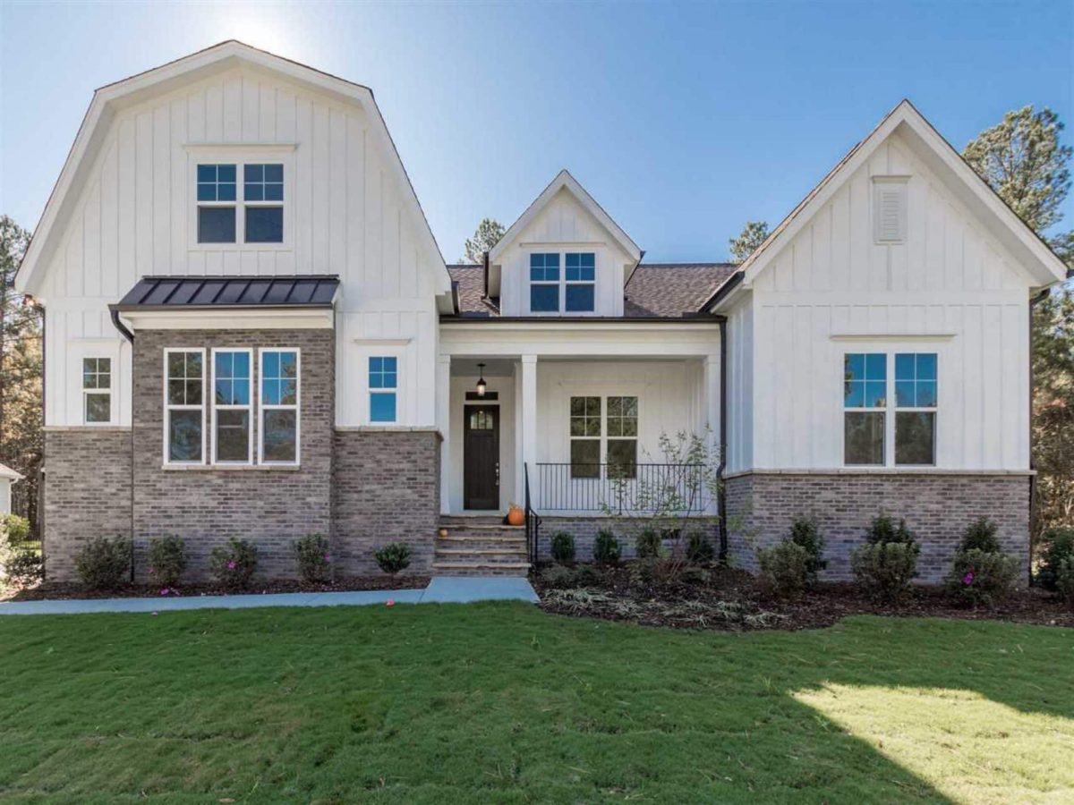 Charming 1.5 Story Barn-Style house Plan with 4 Bedrooms