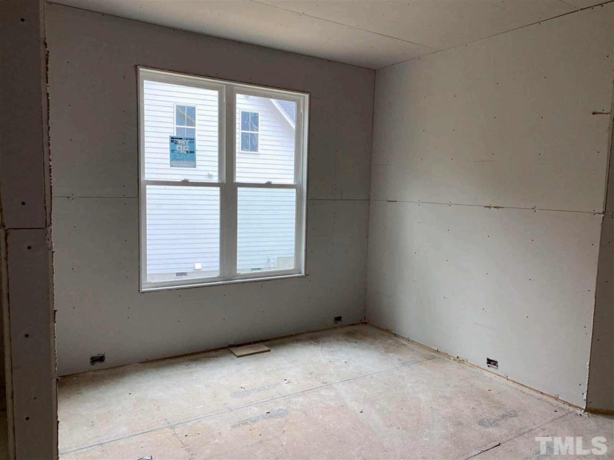 Charming house Plan with 1.5 Floors and Detailed CAD Designs