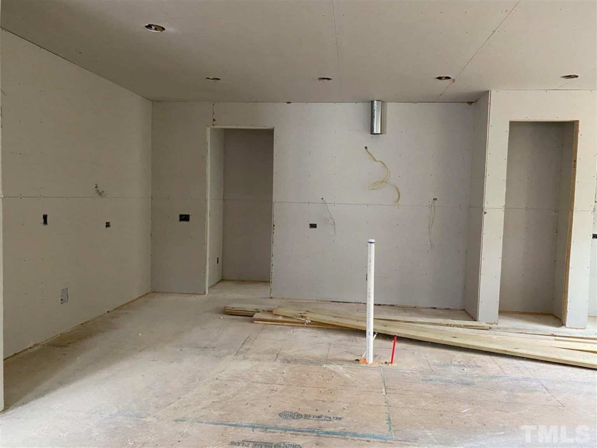 Charming house Plan with 1.5 Floors and Detailed CAD Designs