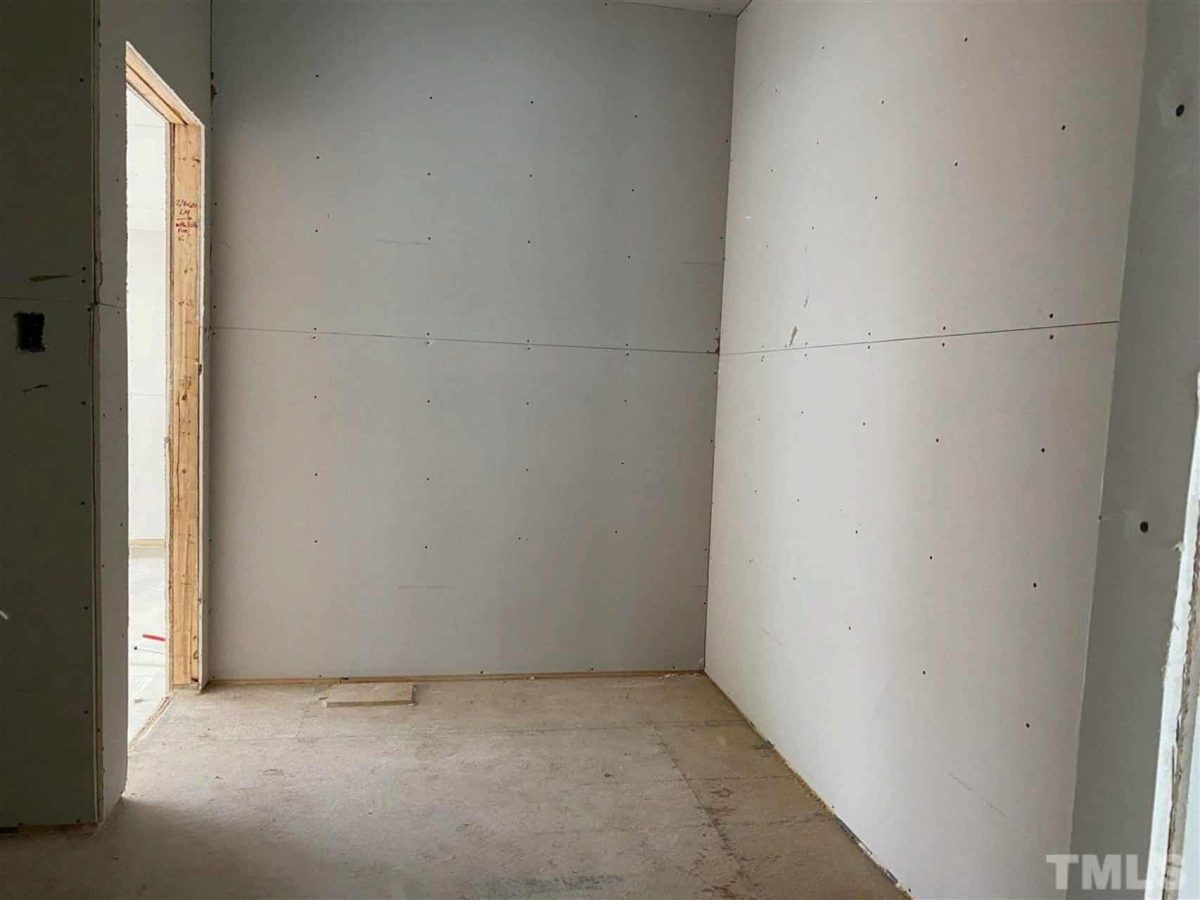 Charming house Plan with 1.5 Floors and Detailed CAD Designs