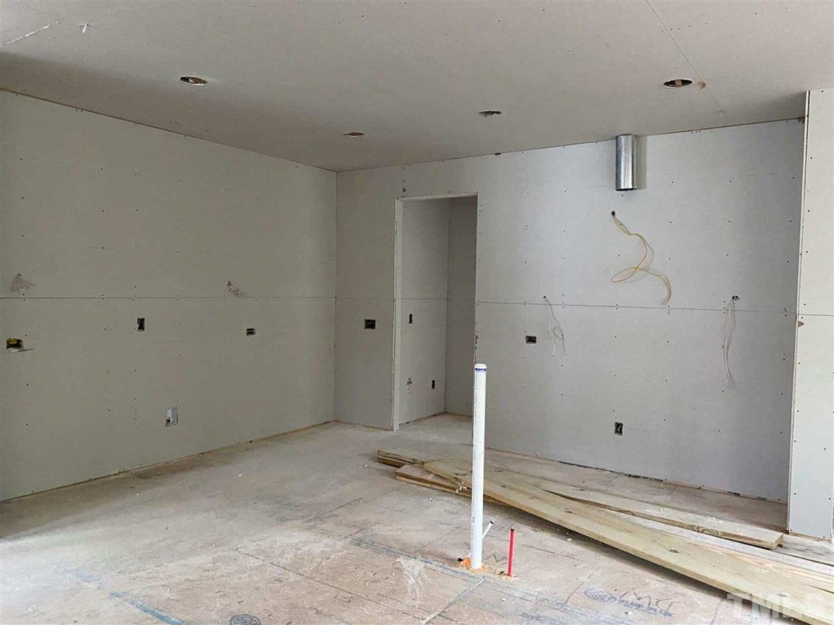 Charming house Plan with 1.5 Floors and Detailed CAD Designs