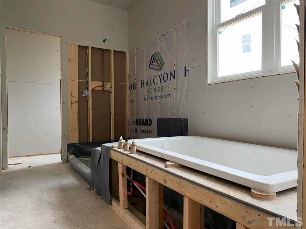 Charming house Plan with 1.5 Floors and Detailed CAD Designs