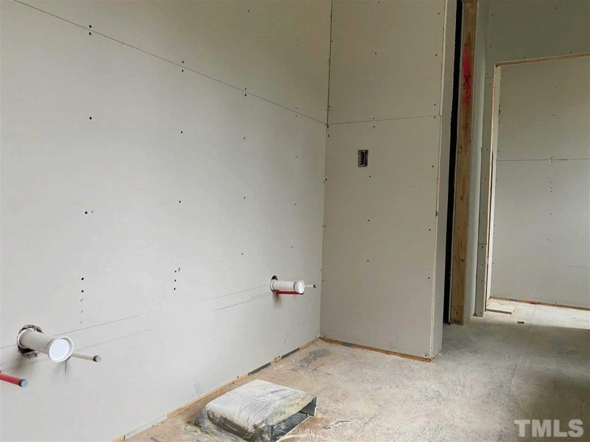 Charming house Plan with 1.5 Floors and Detailed CAD Designs