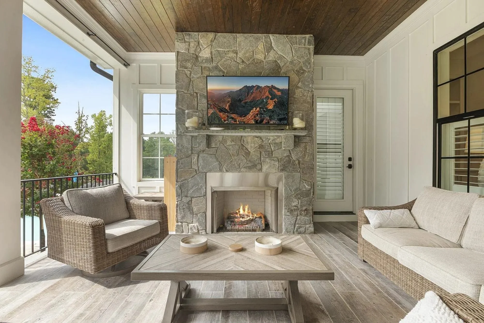 Elegant house Designs with Modern Floor Plan & Architecture