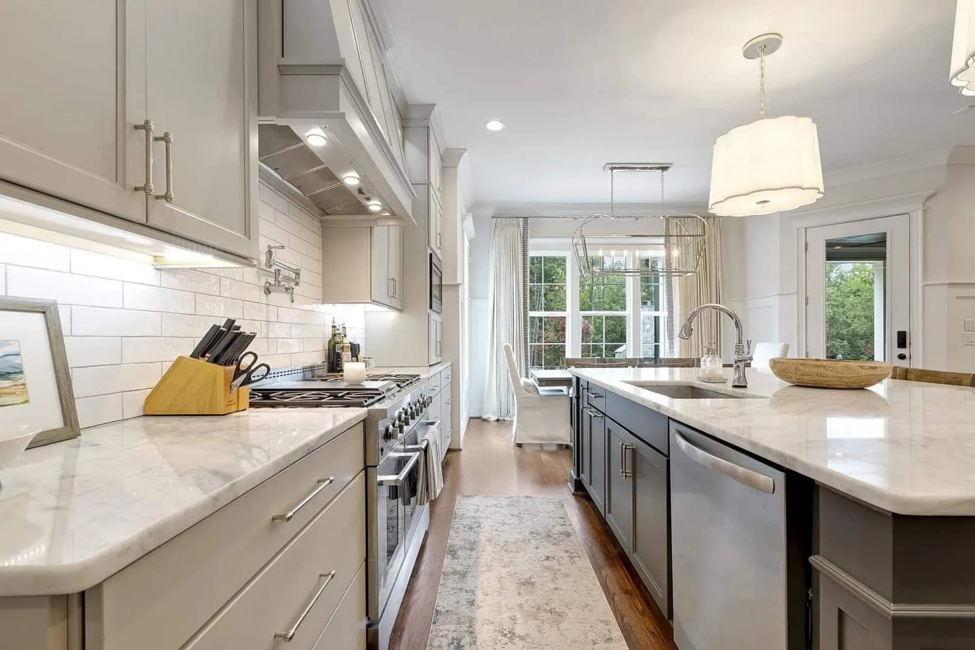 Elegant house Designs with Modern Floor Plan & Architecture