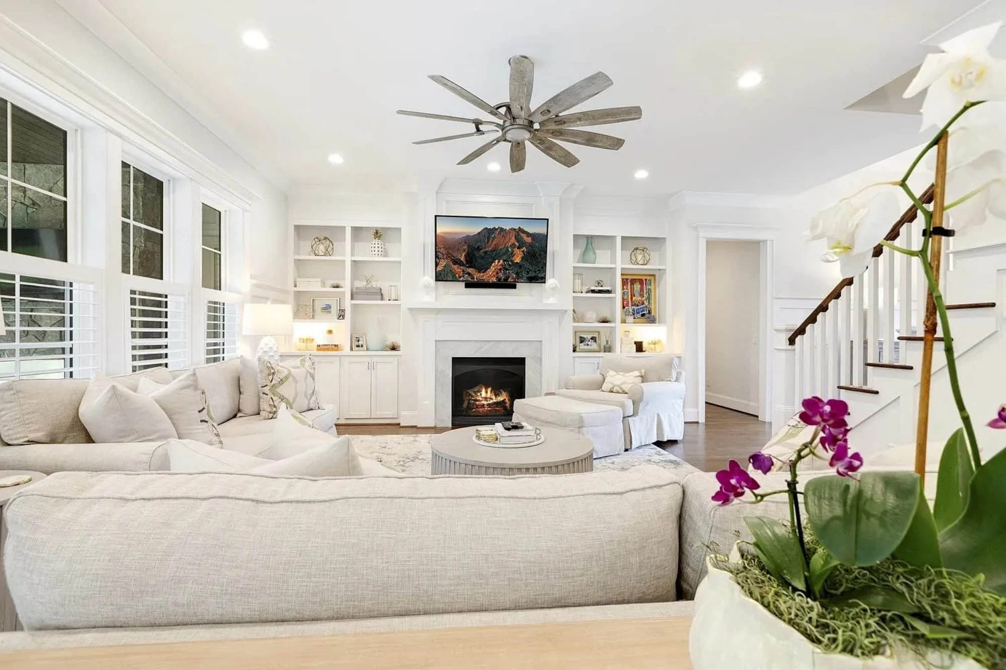 Elegant house Designs with Modern Floor Plan & Architecture