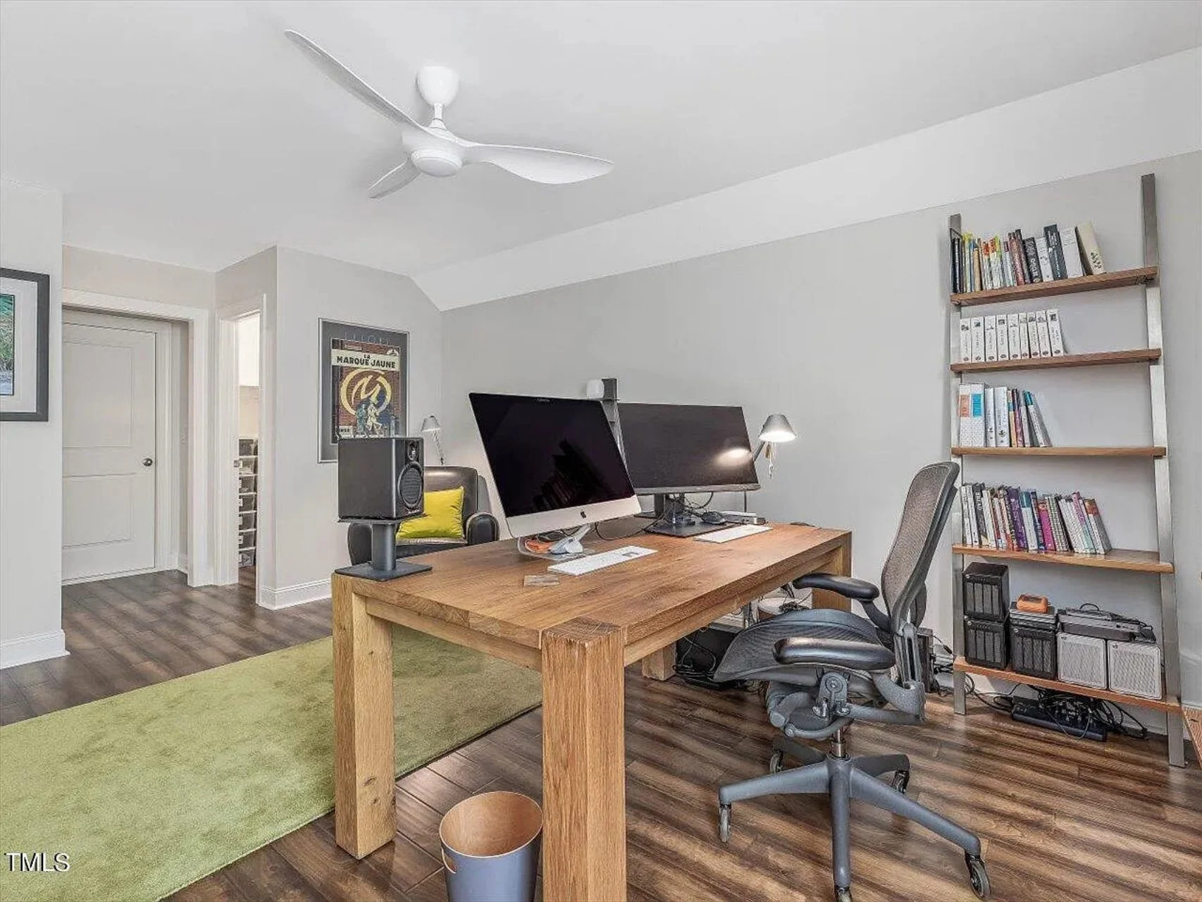 Traditional Craftsman house Plan with 4 Bedrooms and CAD Designs