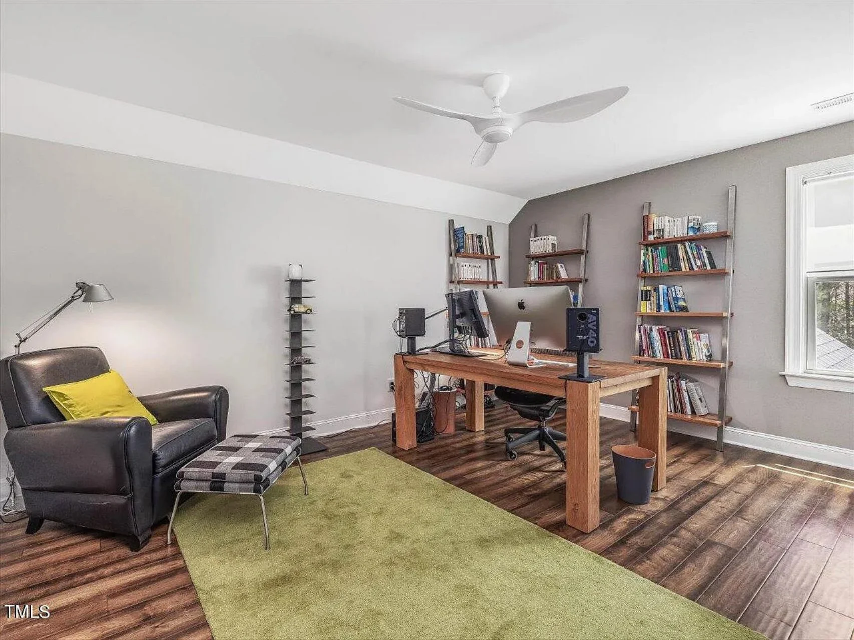 Traditional Craftsman house Plan with 4 Bedrooms and CAD Designs