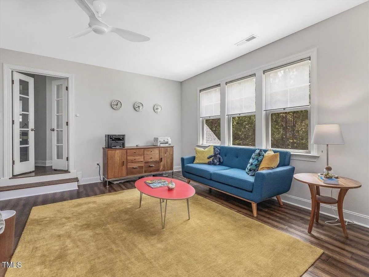 Traditional Craftsman house Plan with 4 Bedrooms and CAD Designs