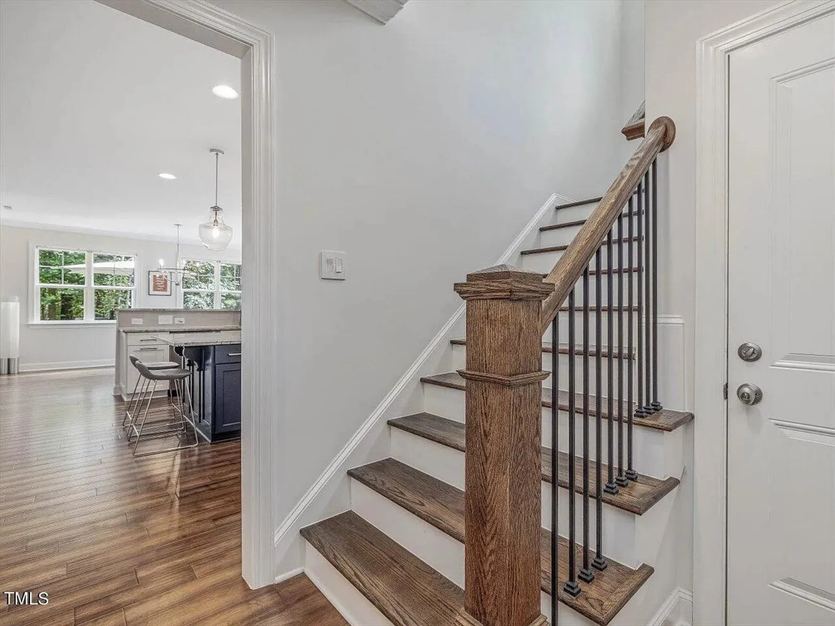 Traditional Craftsman house Plan with 4 Bedrooms and CAD Designs