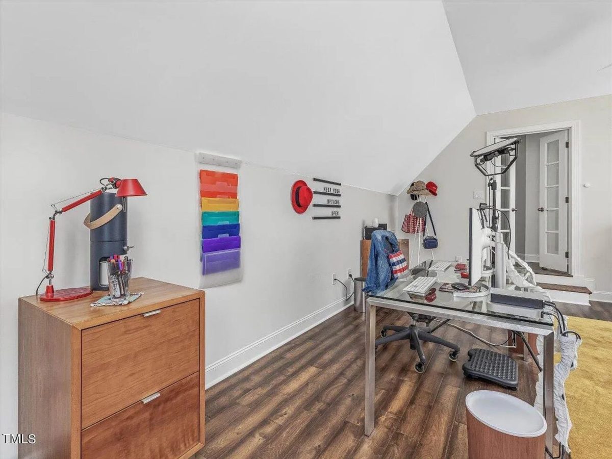 Traditional Craftsman house Plan with 4 Bedrooms and CAD Designs