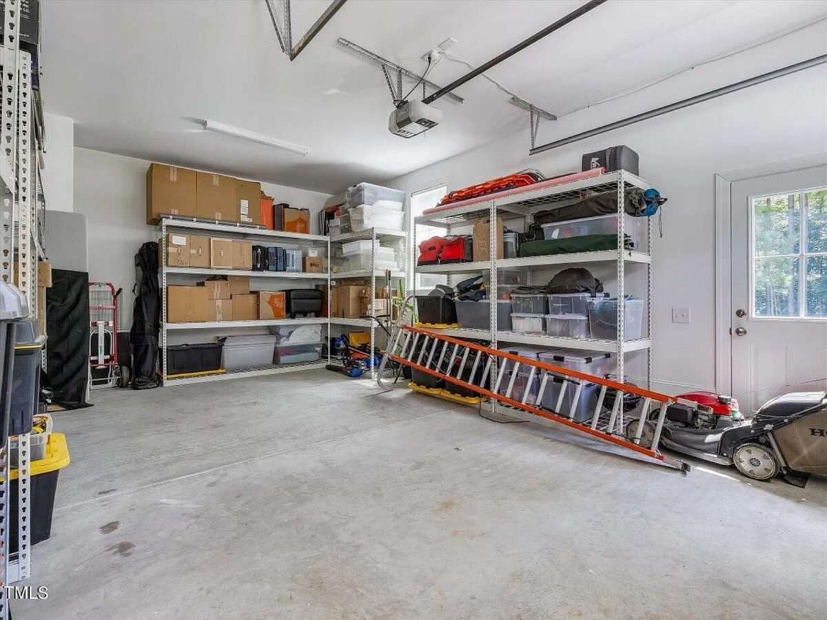 Traditional Craftsman house Plan with 4 Bedrooms and CAD Designs