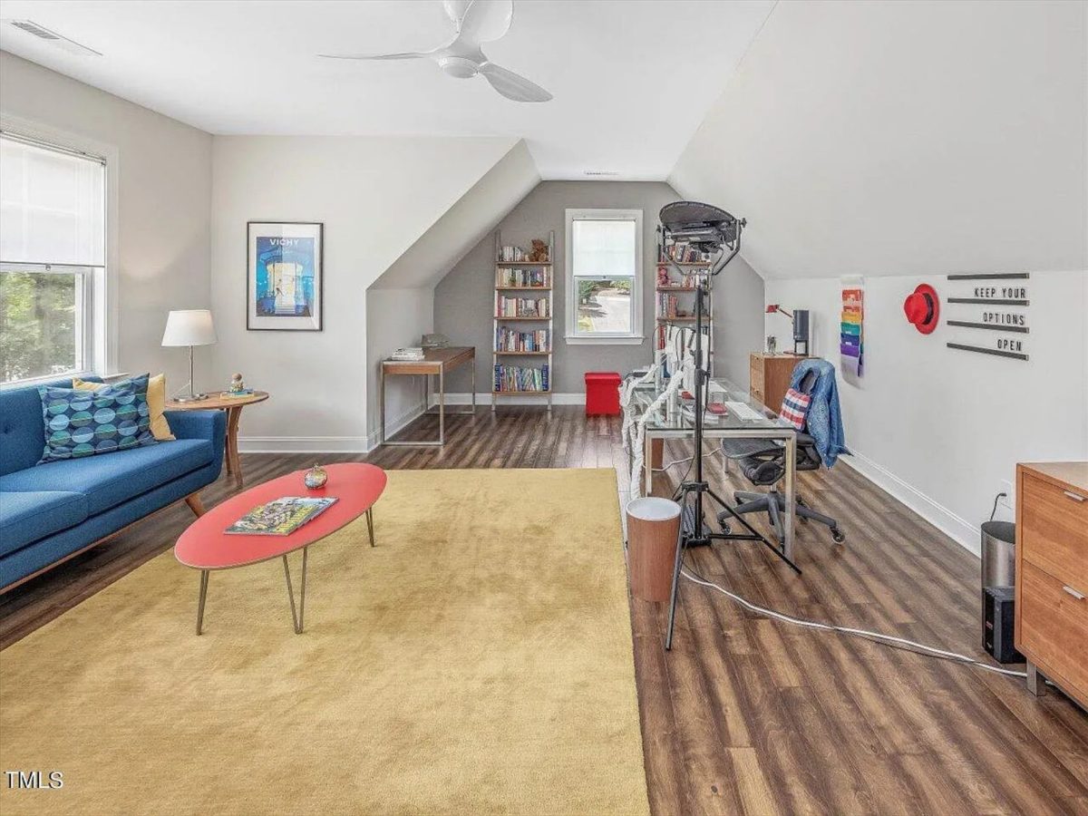 Traditional Craftsman house Plan with 4 Bedrooms and CAD Designs